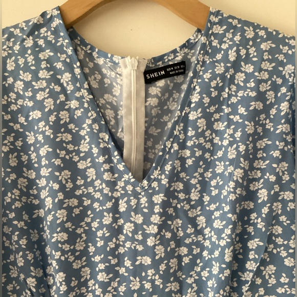 NWOT SHEIN Blue and White Floral Dress Medium - Picture 2 of 9